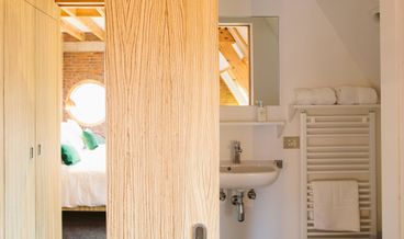 bilde på Deluxe Double Room (Green Room)-1 Queen Bed Non Refundable Free WiFi Free self parking Free breakfast