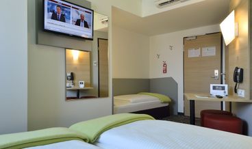 bilde på Triple Room-3 Twin Beds Non Refundable Free WiFi Free self parking