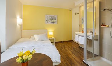 bilde på Business Double Room-1 Queen Bed Non Refundable Free WiFi