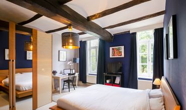 bilde på Family Studio, 2 Bedrooms-1 Double Bed and 2 Twin Beds Free WiFi Free self parking
