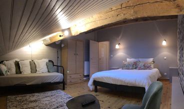 bilde på Quadruple Room, Bathtub-1 Queen Bed and 1 Double Bed Non Refundable Free breakfast Free self parking Free WiFi