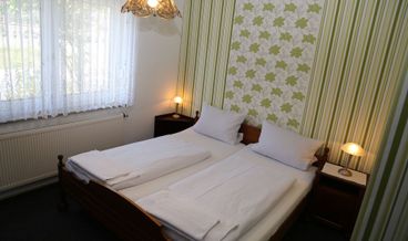 bilde på Basic Double Room-1 King Bed Free WiFi Free self parking Free breakfast