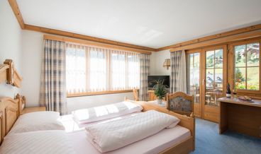 bilde på Comfort Double or Twin Room, Balcony-1 Queen Bed and 1 Twin Bed Non Refundable Free WiFi Free self parking