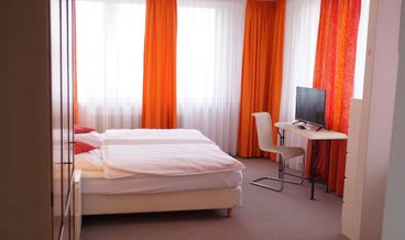 bilde på Business Double Room-1 King Bed Non Refundable Free WiFi Free self parking