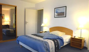 bilde på Superior Twin Room, Accessible-1 Double Bed and 1 Twin Bed Free WiFi
