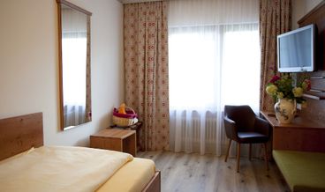bilde på Classic Double Room-1 King Bed Non Refundable Free WiFi Free self parking Free breakfast