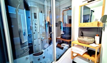 bilde på Deluxe Studio, Ensuite, City View-1 King Bed Non Refundable