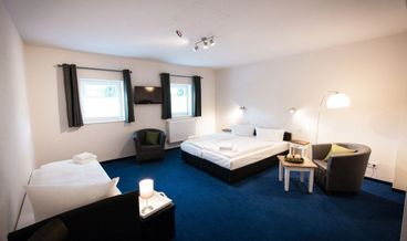 bilde på Double Room, Shared Bathroom (with private shower)-1 Double Bed Free WiFi Free self parking