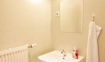 bilde på Basic Twin Room, Shared Bathroom-2 Twin Beds Non Refundable Free WiFi