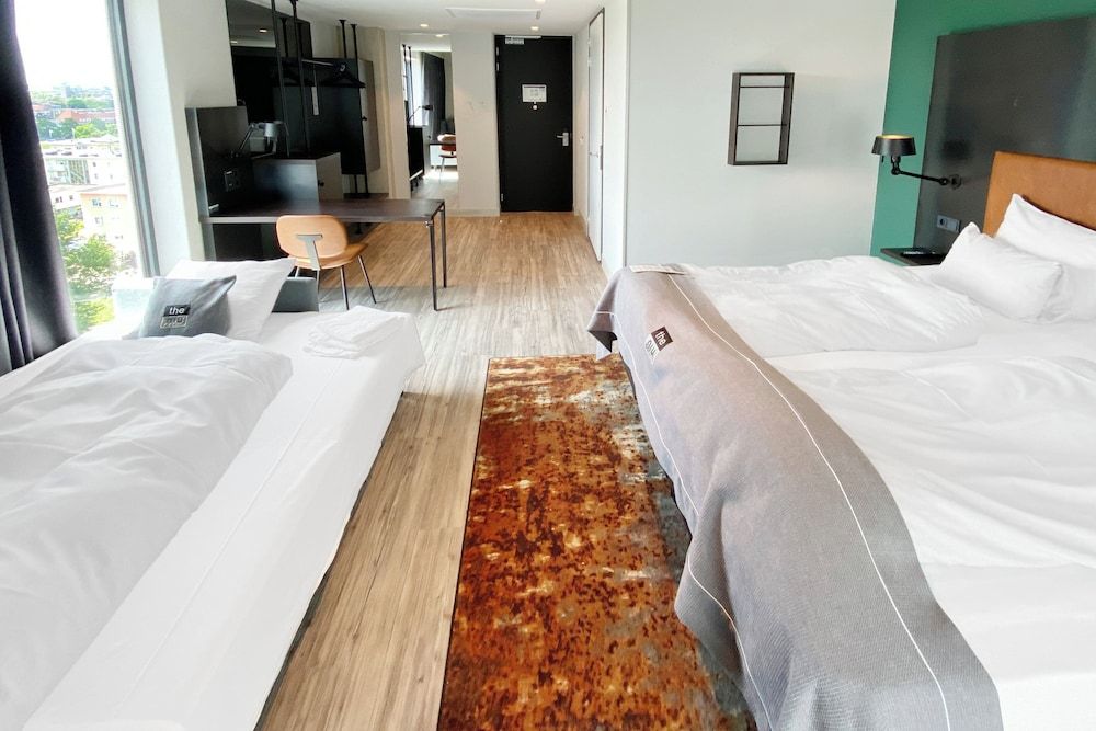 bilde på Rom – premium, 1 queensize-seng med sovesofa, havneutsikt (Up to 3 Adults)
