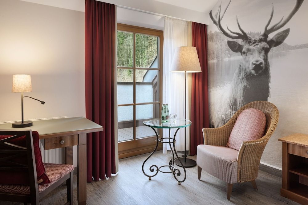 bilde på Rom – comfort, 1 kingsize-seng, hageutsikt