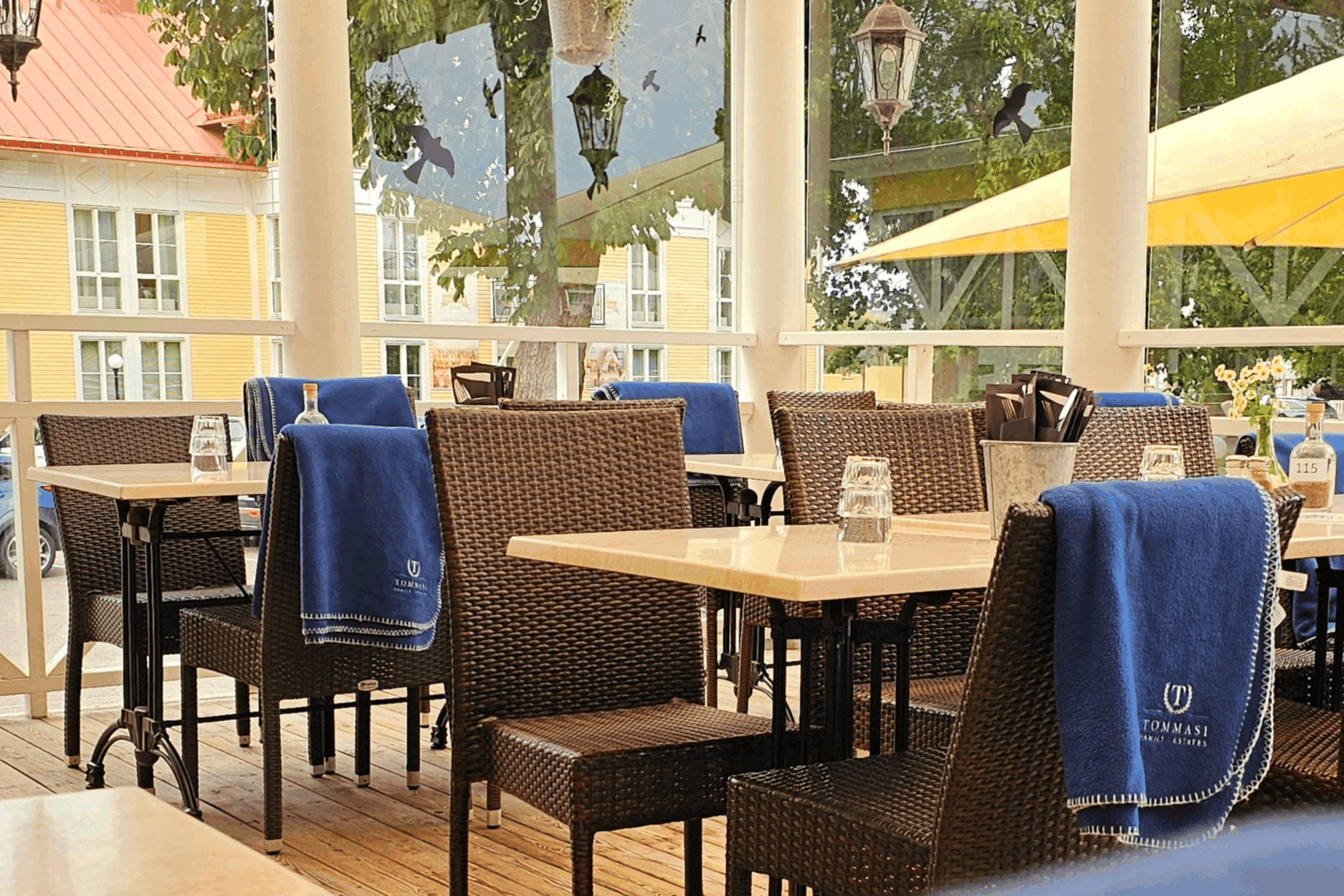 RESTAURANT