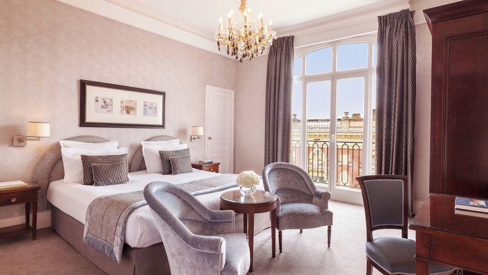 bilde på Rom – deluxe, 1 kingsize-seng, byutsikt