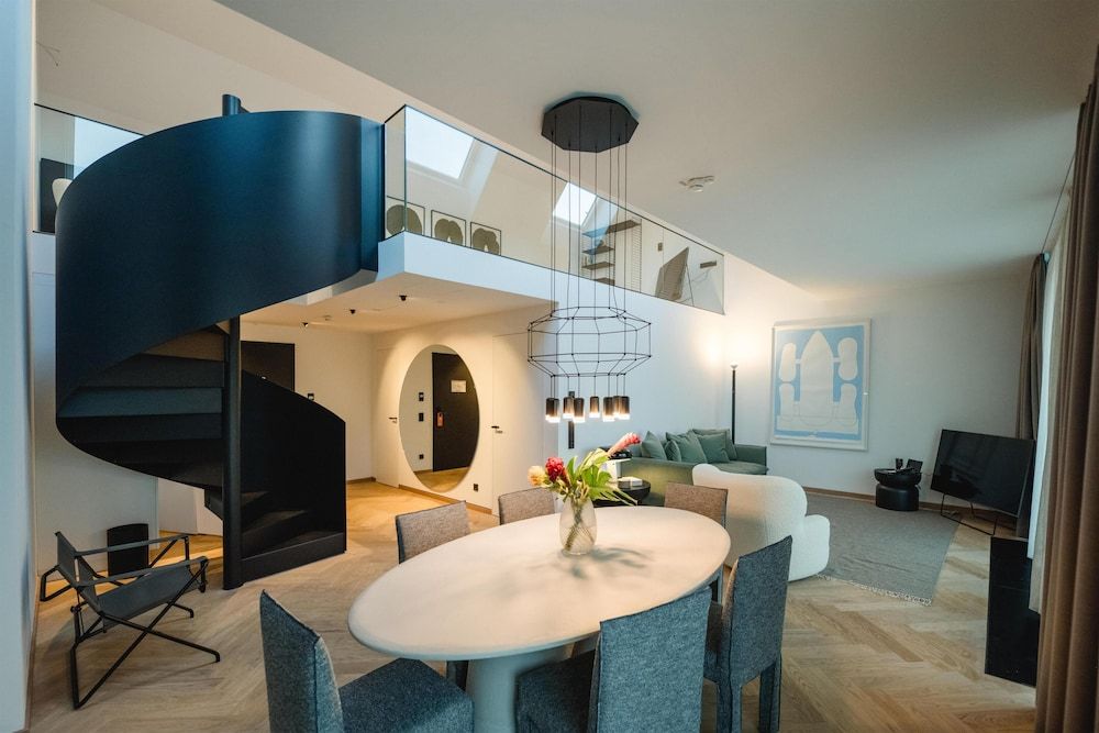 bilde på Signature Pool Suite