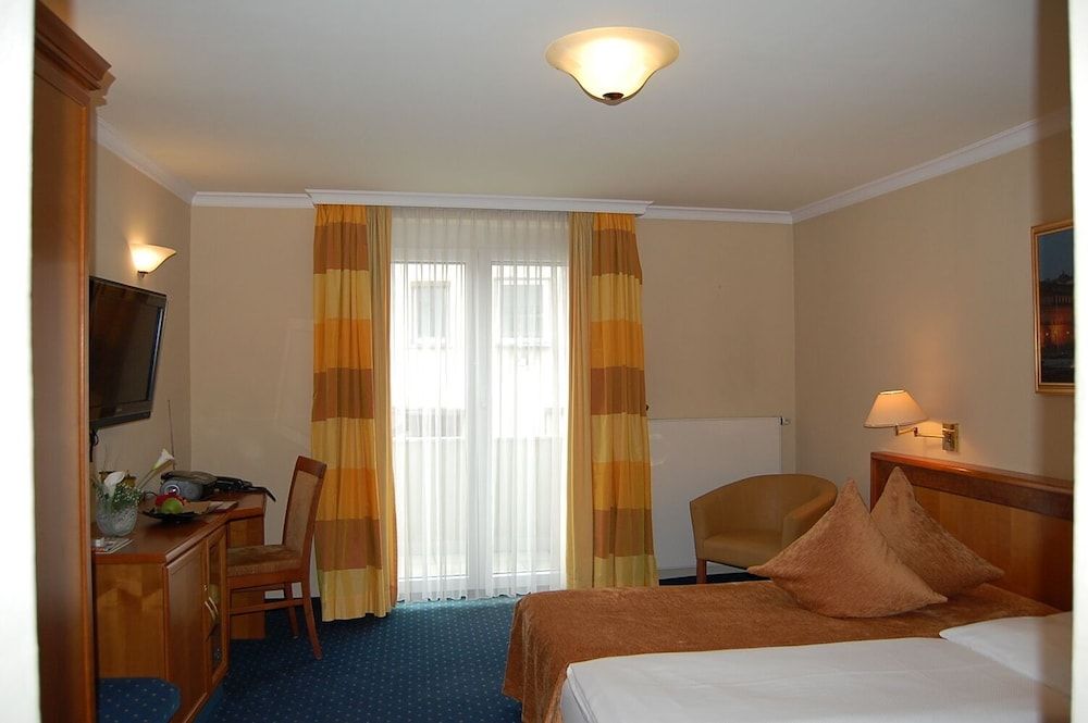 bilde på Doppelzimmer Komfort mit Whirlpool und Balkon