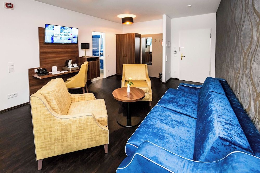 bilde på Rom – standard, 1 dobbeltseng, balkong (Living Room;with Sofabed)